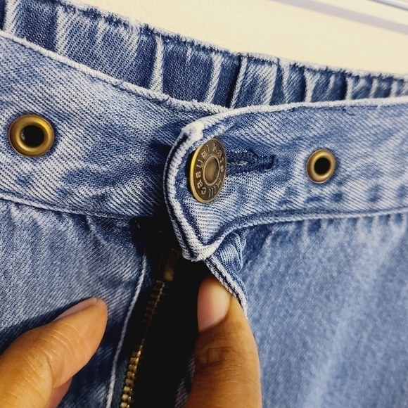 Kate Hill Woman | Lightweight Distressed Tencel Denim Jeans (Size 1X) - Picture 7 of 11